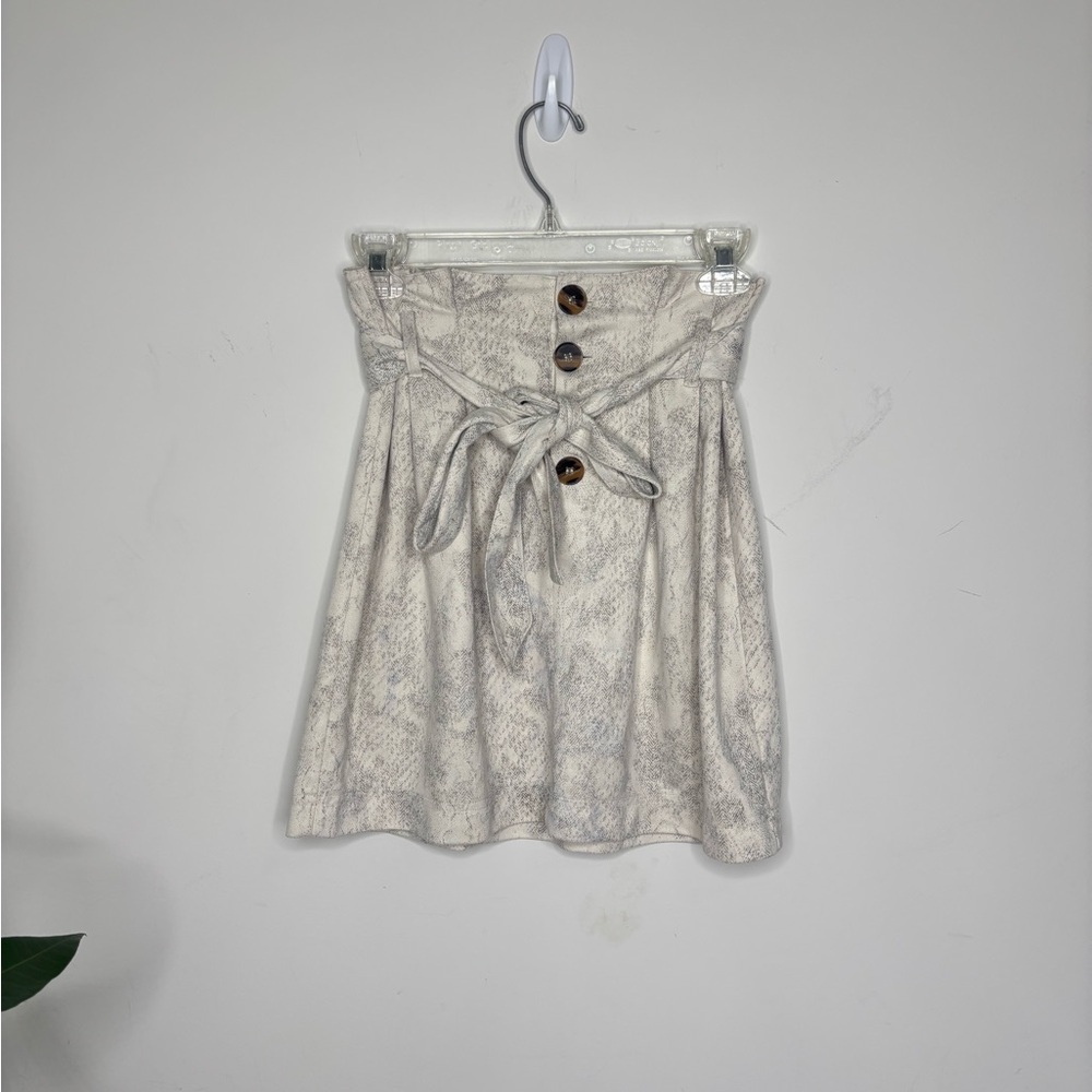 BN5 HYFVE Paper bag Mini Skirt Tie-Front Cream Pleated Skirt Women Medium